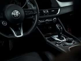 Alfa Romeo Giulia (2022) thumbnail 25
