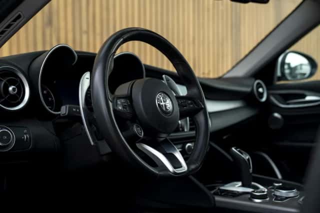 Alfa Romeo Giulia (2022) thumbnail 7