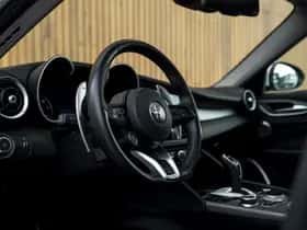 Alfa Romeo Giulia (2022) thumbnail 7