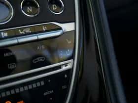 Aston Martin DBS (2020) thumbnail 12