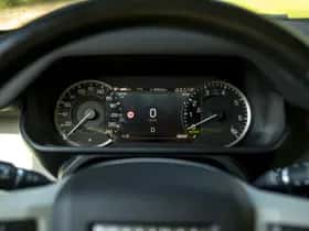 Land Rover Defender (2022) thumbnail 11