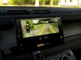 Land Rover Defender (2022) thumbnail 12