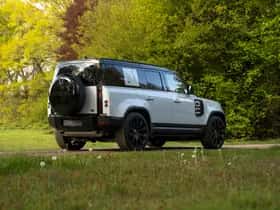 Land Rover Defender (2022) thumbnail 25