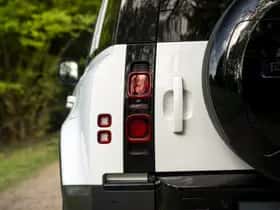 Land Rover Defender (2022) thumbnail 27