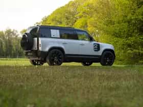 Land Rover Defender (2022) thumbnail 4