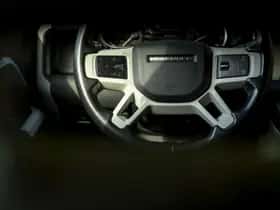 Land Rover Defender (2022) thumbnail 35