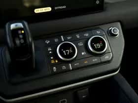 Land Rover Defender (2022) thumbnail 37