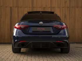 Alfa Romeo Giulia (2021) thumbnail 5