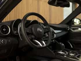 Alfa Romeo Giulia (2021) thumbnail 7