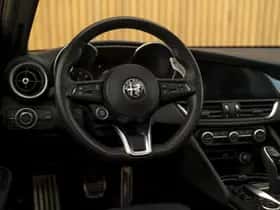 Alfa Romeo Giulia (2021) thumbnail 10
