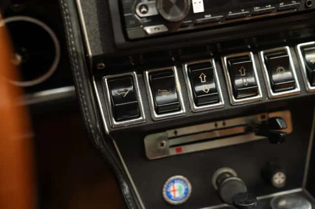 Alfa Romeo Montreal (1973) thumbnail 38