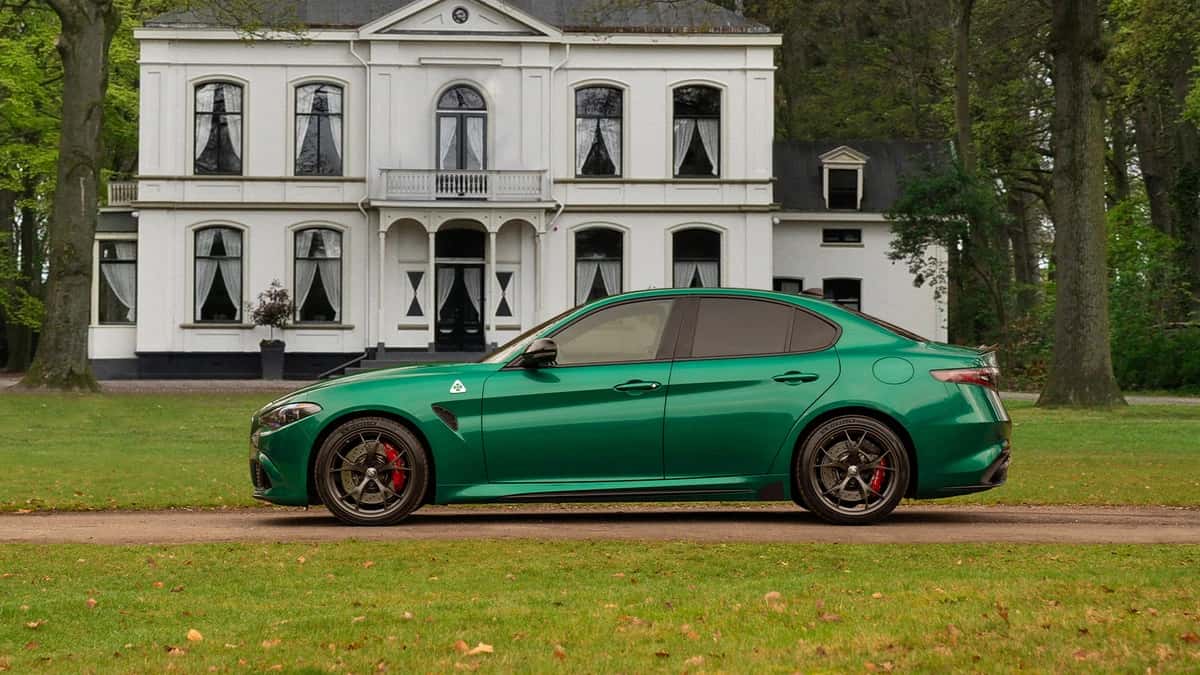 Alfa Romeo Giulia (2024) — foto 1