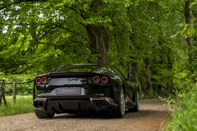 Ferrari 812 (2019) thumbnail 4