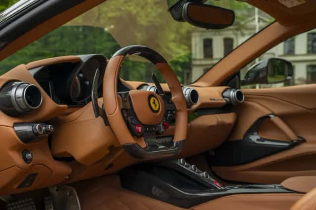 Ferrari 812 (2019) thumbnail 7