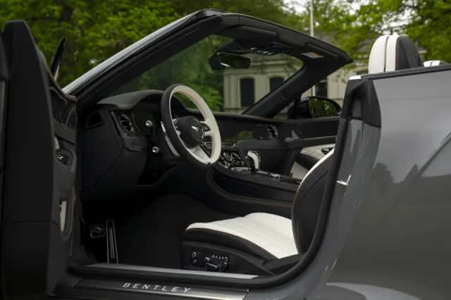 Bentley Continental GTC (2026) thumbnail 32