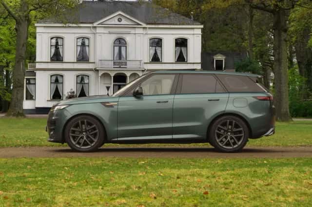 Land Rover Range Rover Sport (2023) thumbnail 1