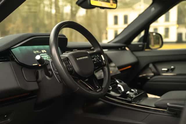 Land Rover Range Rover Sport (2023) thumbnail 7