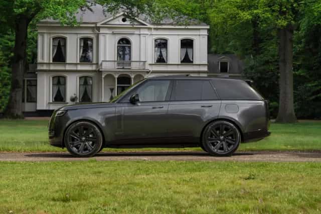 Land Rover Range Rover (2024) thumbnail 1