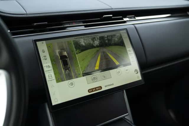 Land Rover Range Rover (2024) thumbnail 12