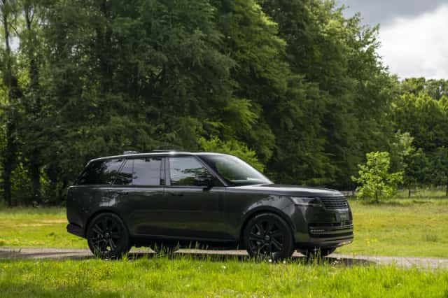 Land Rover Range Rover (2024) thumbnail 3