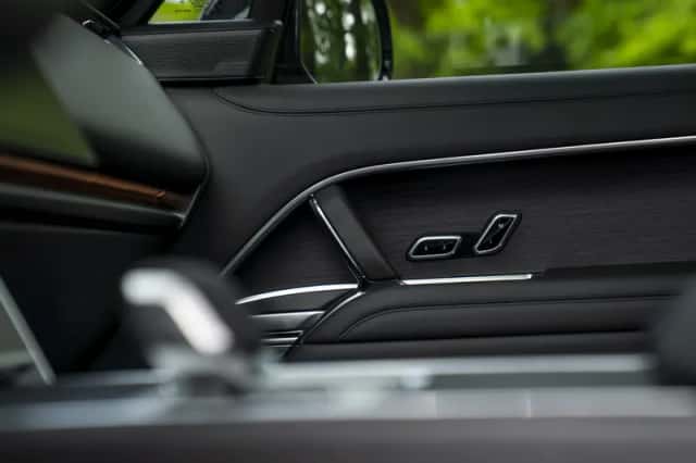 Land Rover Range Rover (2024) thumbnail 30