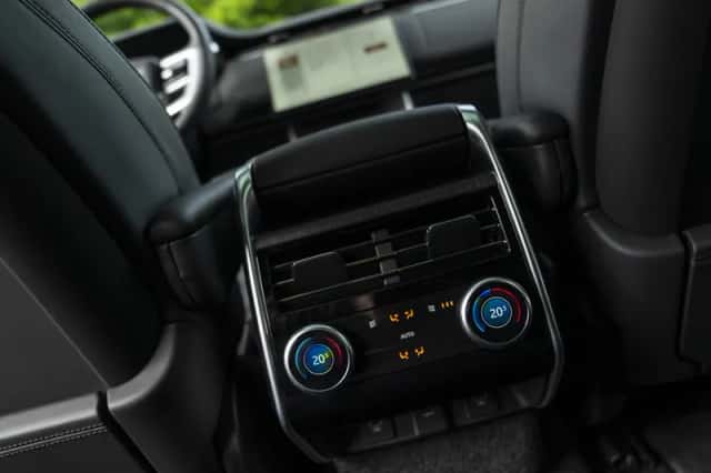 Land Rover Range Rover (2024) thumbnail 34