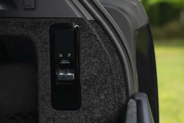 Land Rover Range Rover (2024) thumbnail 36