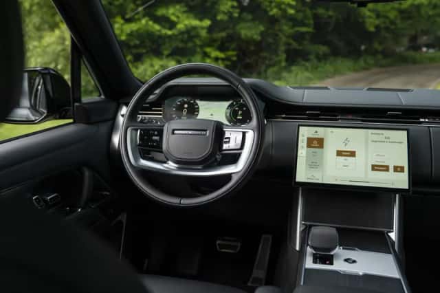 Land Rover Range Rover (2024) thumbnail 10