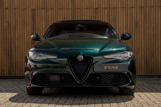 Alfa Romeo Giulia (2020) thumbnail 2