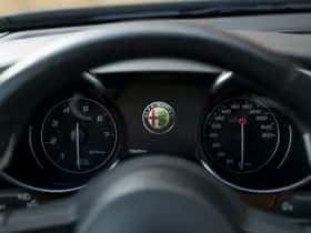 Alfa Romeo Giulia (2020) thumbnail 11