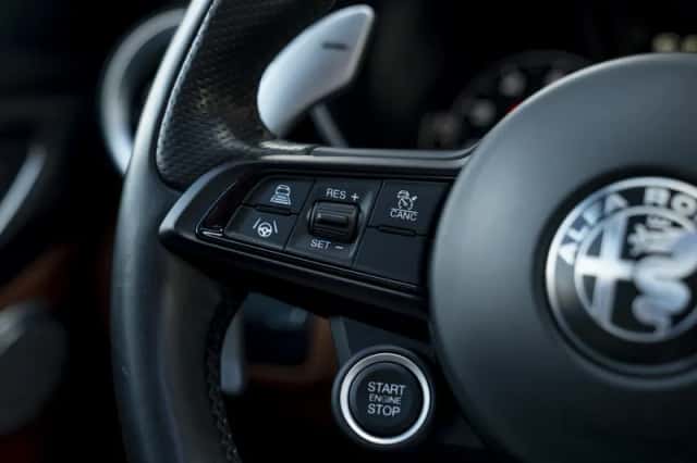Alfa Romeo Giulia (2020) thumbnail 12