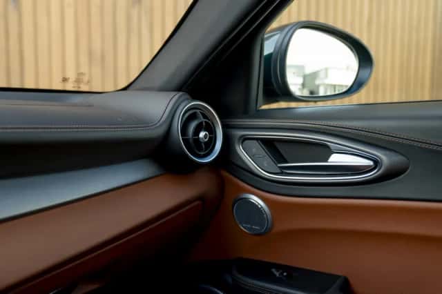 Alfa Romeo Giulia (2020) thumbnail 41