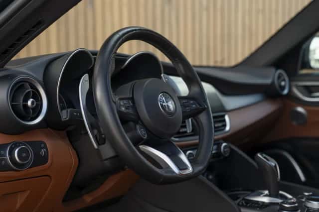 Alfa Romeo Giulia (2020) thumbnail 7