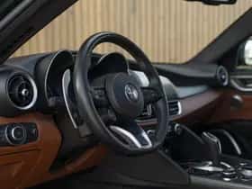 Alfa Romeo Giulia (2020) thumbnail 7