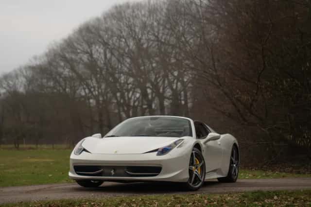 Ferrari 458 (2013) thumbnail 2