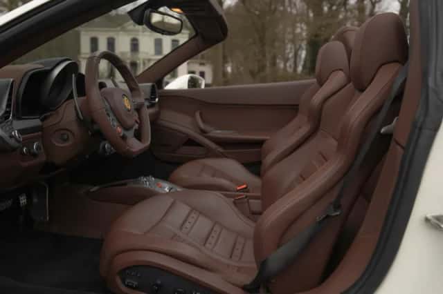 Ferrari 458 (2013) thumbnail 8