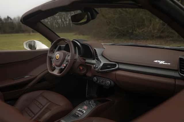 Ferrari 458 (2013) thumbnail 10