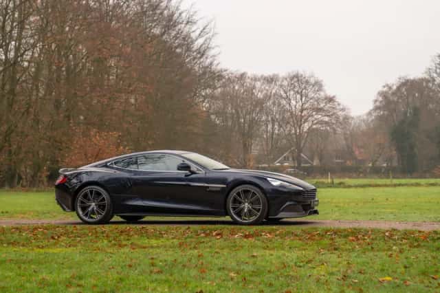 Aston Martin Vanquish (2014) thumbnail 3