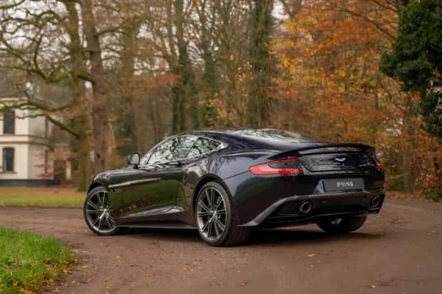 Aston Martin Vanquish (2014) thumbnail 22