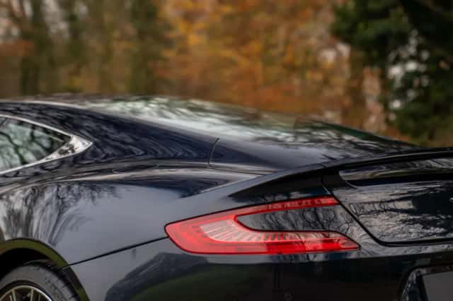 Aston Martin Vanquish (2014) thumbnail 23