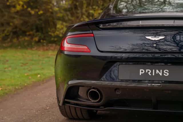 Aston Martin Vanquish (2014) thumbnail 24
