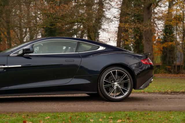 Aston Martin Vanquish (2014) thumbnail 25