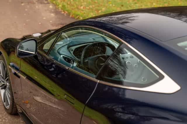 Aston Martin Vanquish (2014) thumbnail 30