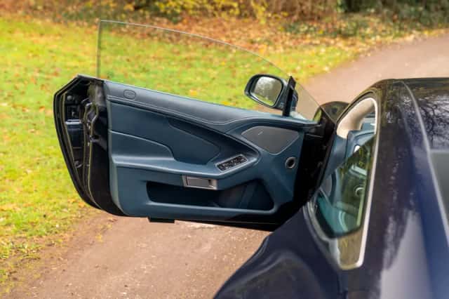 Aston Martin Vanquish (2014) thumbnail 34