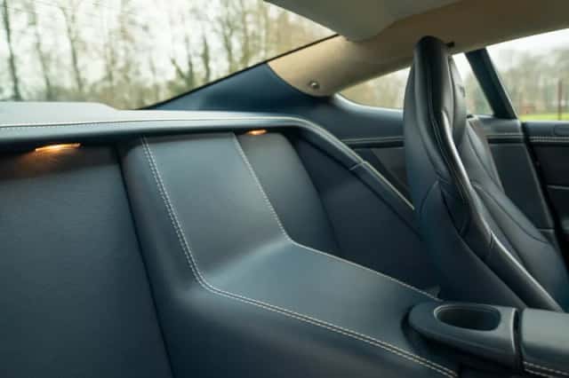 Aston Martin Vanquish (2014) thumbnail 38