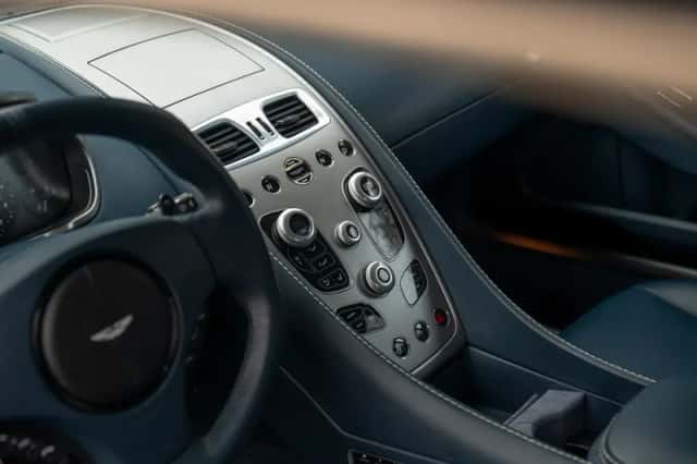 Aston Martin Vanquish (2014) thumbnail 43