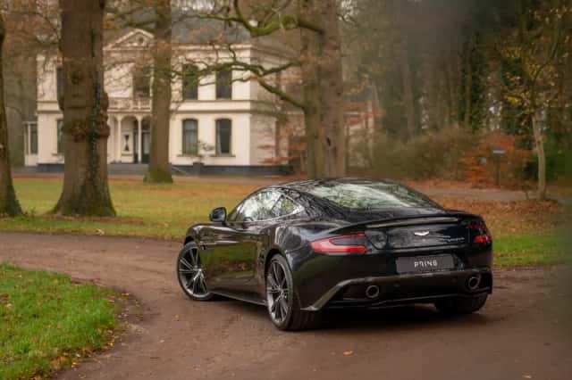 Aston Martin Vanquish (2014) thumbnail 55