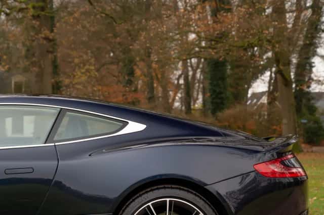Aston Martin Vanquish (2014) thumbnail 57