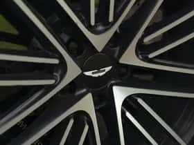 Aston Martin DB12 Volante (2024) thumbnail 21