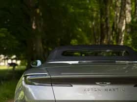 Aston Martin DB12 Volante (2024) thumbnail 29